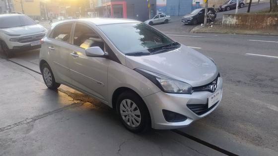 HYUNDAI HB20 1.6 COMFORT PLUS 16V FLEX 4P AUTOMÁTICO HYUNDAI HB20 1.6 COMFORT PLUS 16V FLEX 4P AUTOMÁTICO